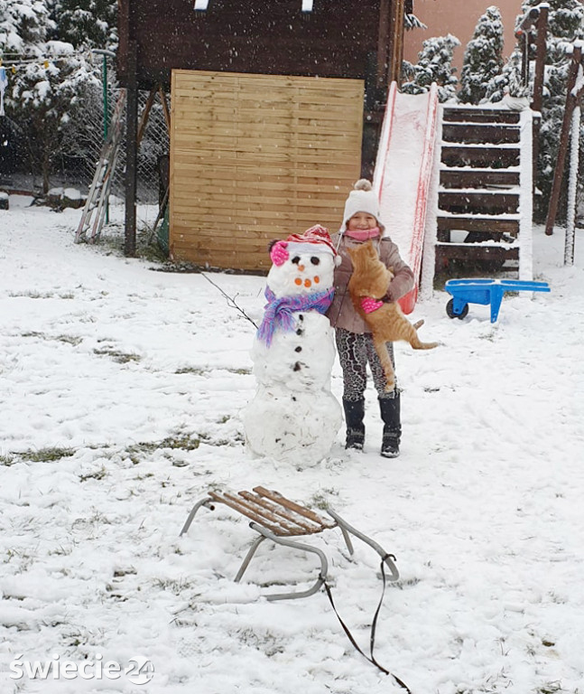 Jest śnieg to lepi się bałwany. Fotki Czytelników