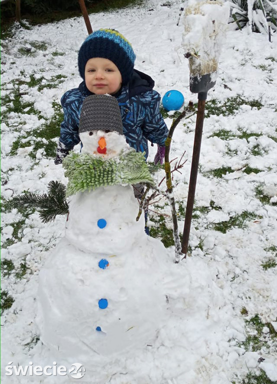 Jest śnieg to lepi się bałwany. Fotki Czytelników