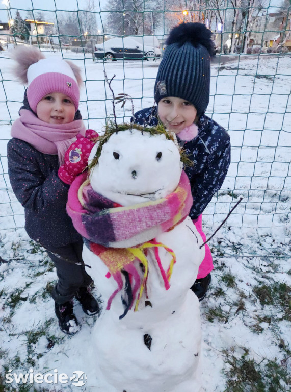 Jest śnieg to lepi się bałwany. Fotki Czytelników