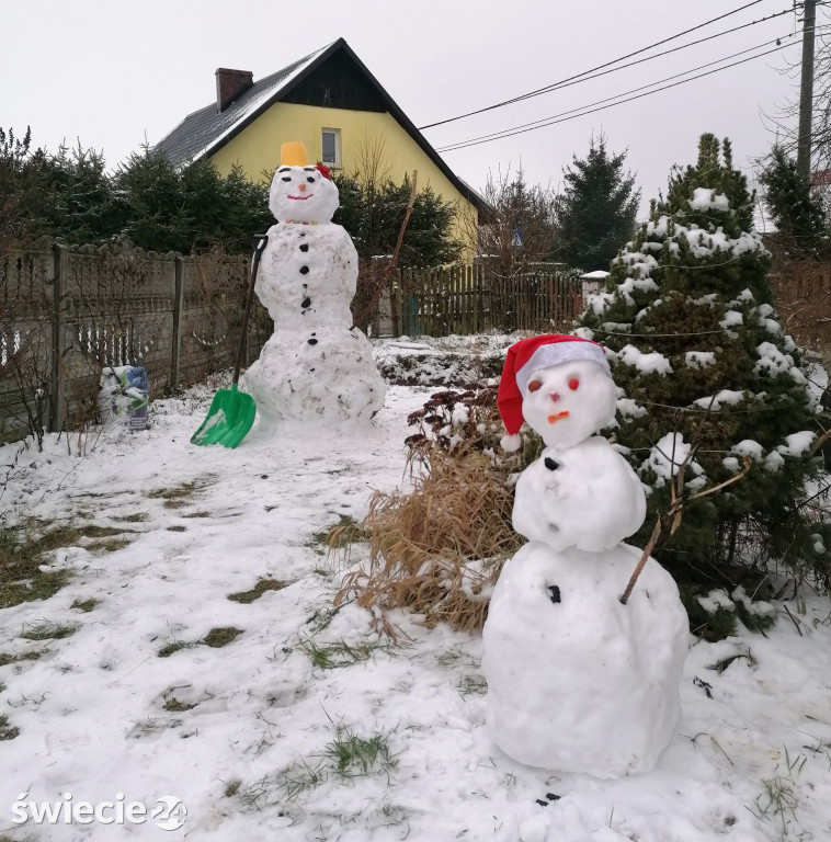 Jest śnieg to lepi się bałwany. Fotki Czytelników