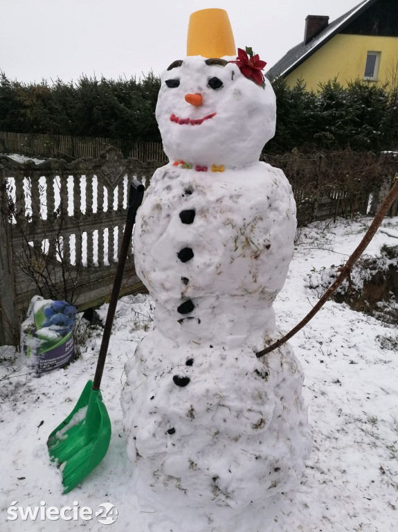 Jest śnieg to lepi się bałwany. Fotki Czytelników