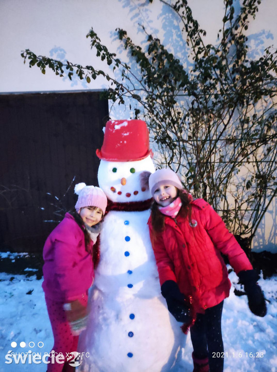 Jest śnieg to lepi się bałwany. Fotki Czytelników