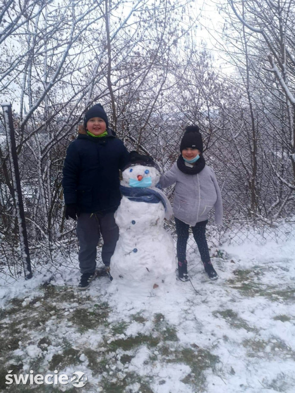 Jest śnieg to lepi się bałwany. Fotki Czytelników