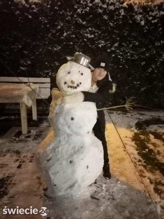 Jest śnieg to lepi się bałwany. Fotki Czytelników