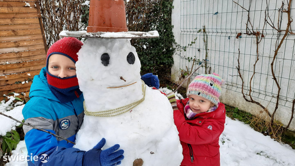 Jest śnieg to lepi się bałwany. Fotki Czytelników