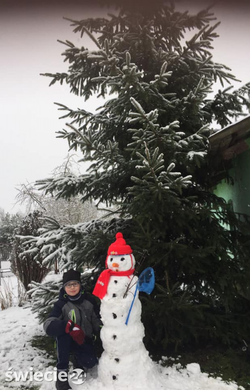 Jest śnieg to lepi się bałwany. Fotki Czytelników