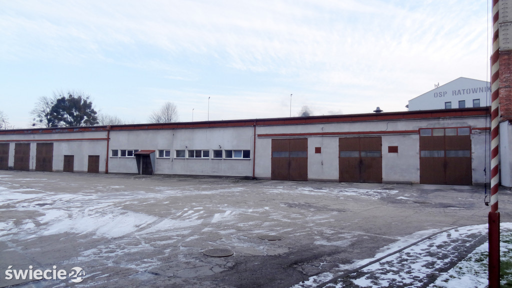 Opuszczone budynki po straży pożarnej czekają