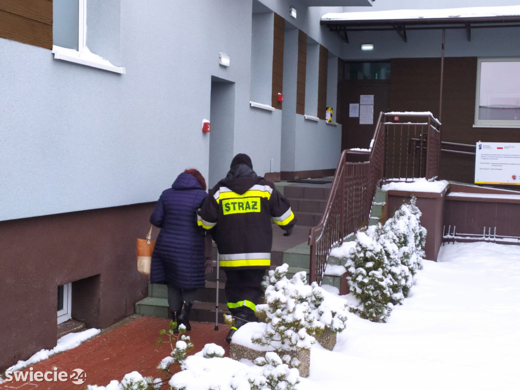 Strażacy pomagają dotrzeć na szczepienia