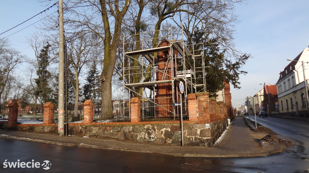 Uratują stary mur cmentarny przed zniszczeniem
