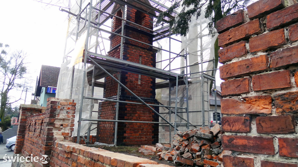 Miasto szuka starych cegieł do naprawy muru