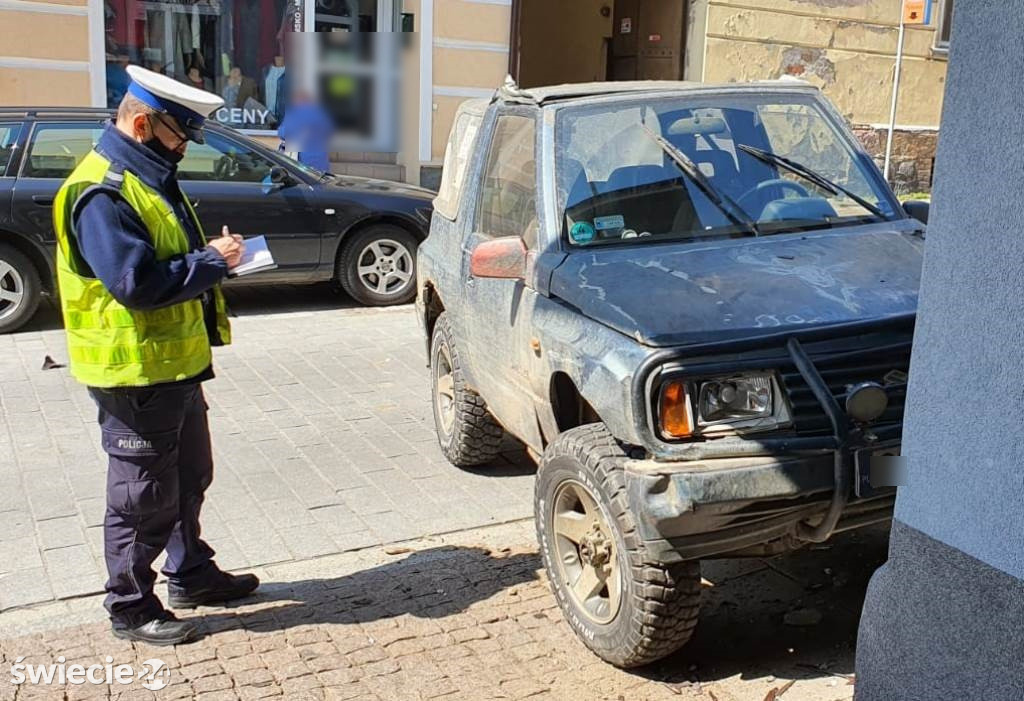 Rajd po Świeciu skradzioną terenówką