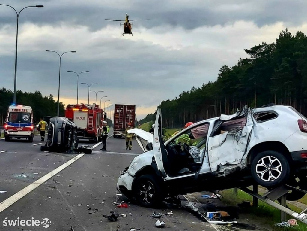 Wypadek na autostradzie. 6 osób trafiło do szpitala