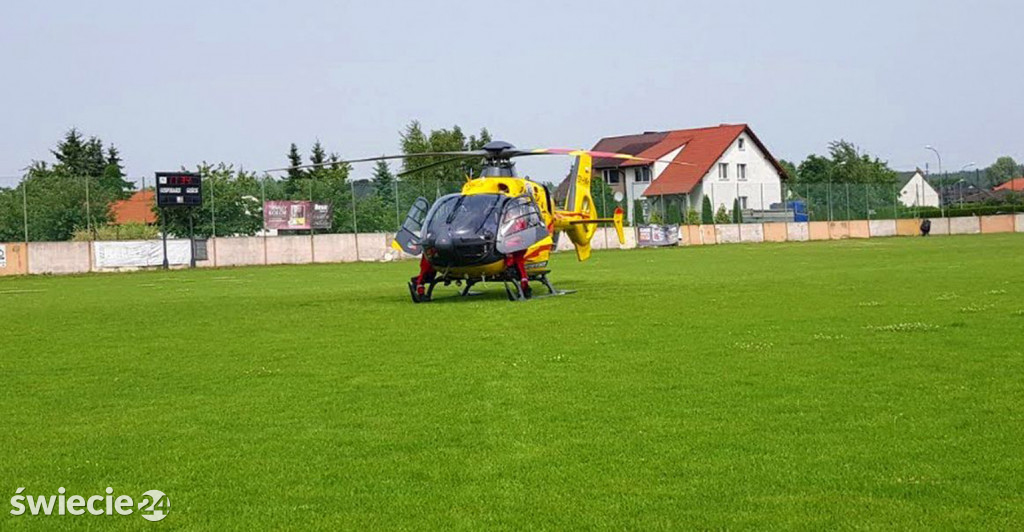 Golf uderzył w wywrotkę. Rannego zabrał śmigłowiec