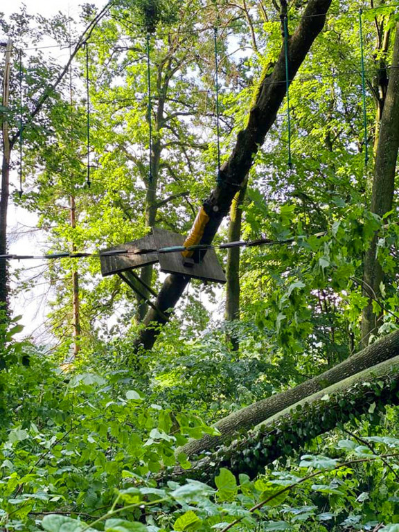 Burza zniszczyła park linowy w Rulewie