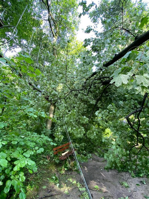 Burza zniszczyła park linowy w Rulewie