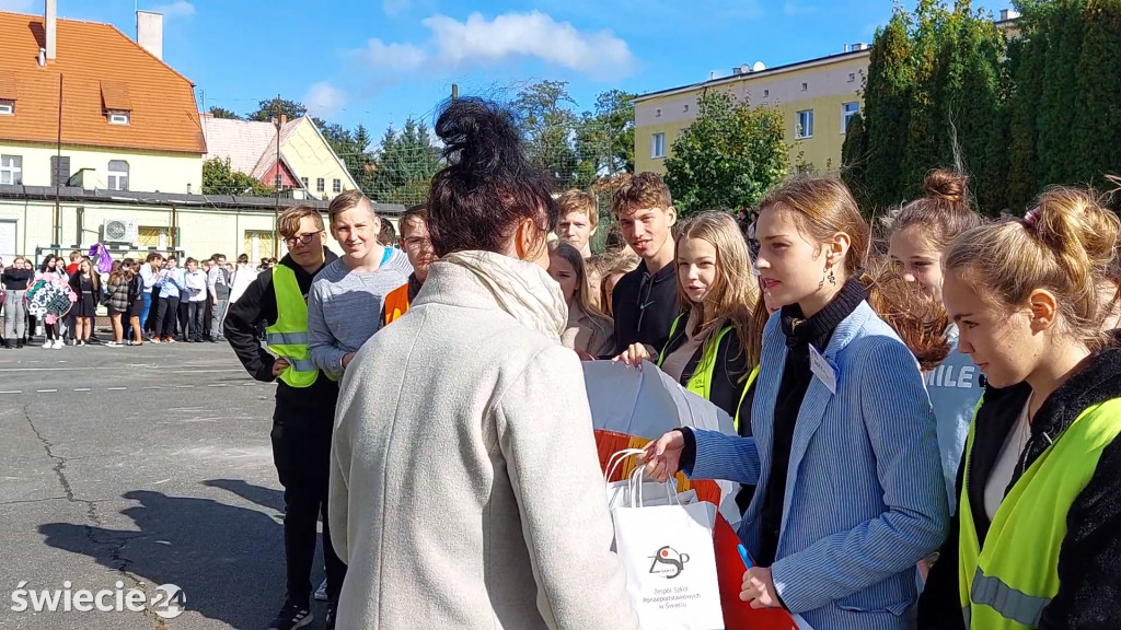 Ślubowanie pierwszoklasistów w ZSP w Świeciu