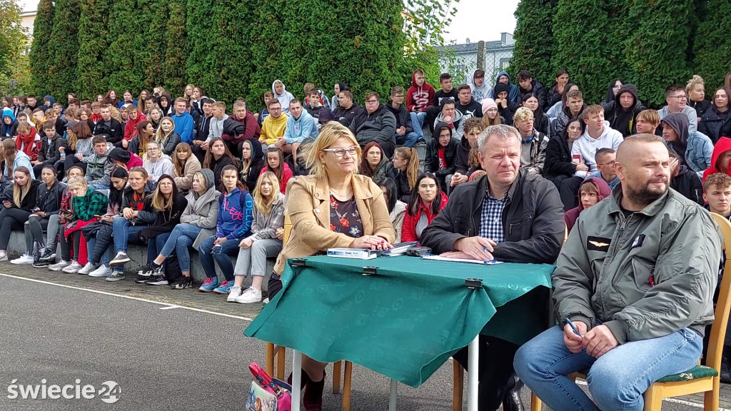 Ślubowanie pierwszoklasistów w ZSP w Świeciu