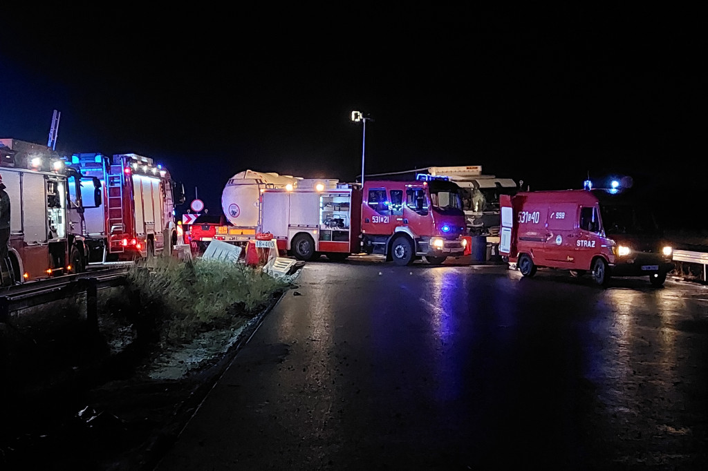 Na obwodnicy Świecia TIR uderzył w cysternę z paliwem