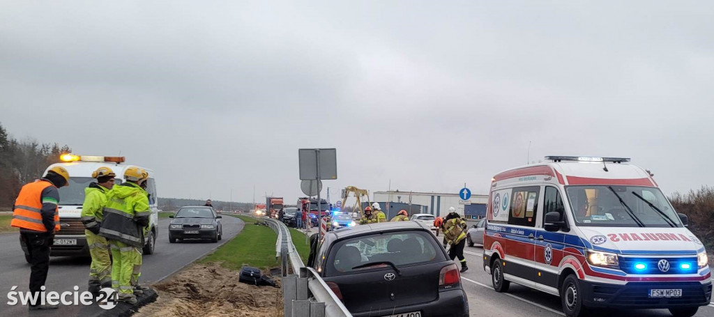 Dwie osobówki zderzyły się na obwodnicy
