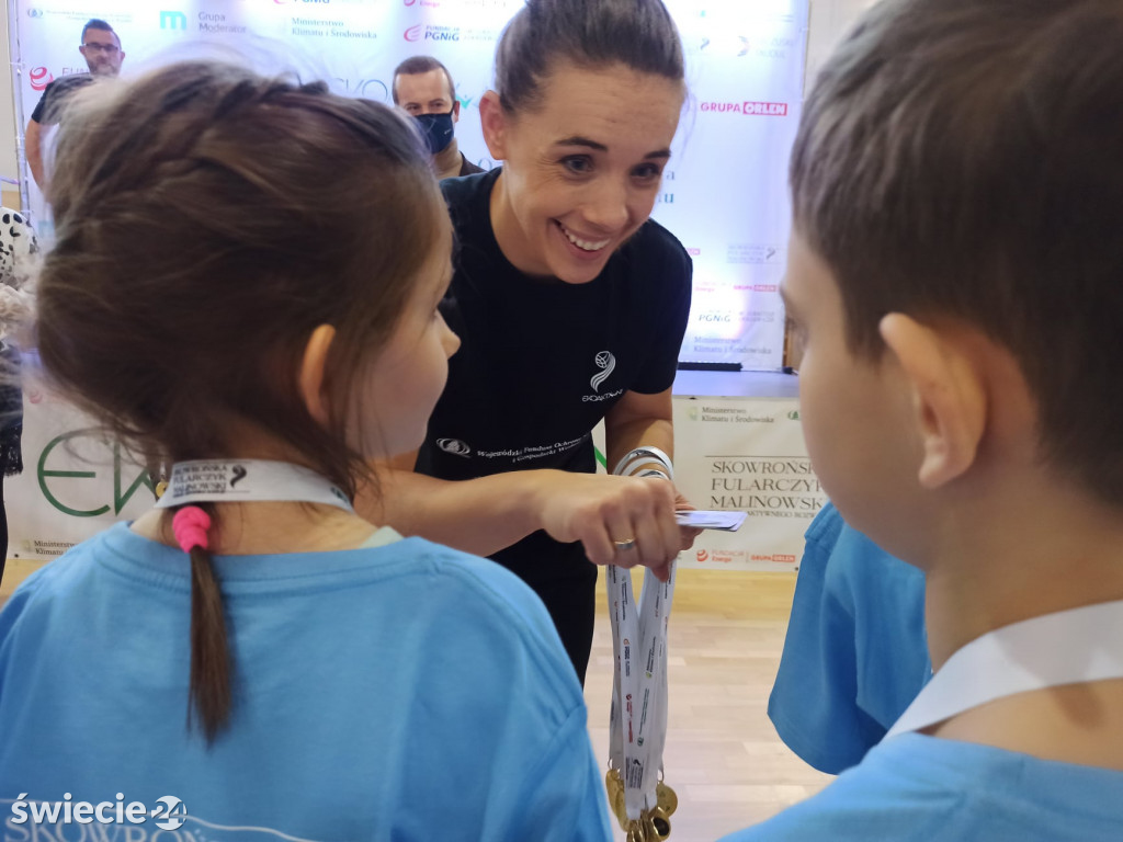 Uczniowie trenowali z mistrzyniami sportu