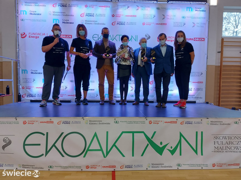 Uczniowie trenowali z mistrzyniami sportu