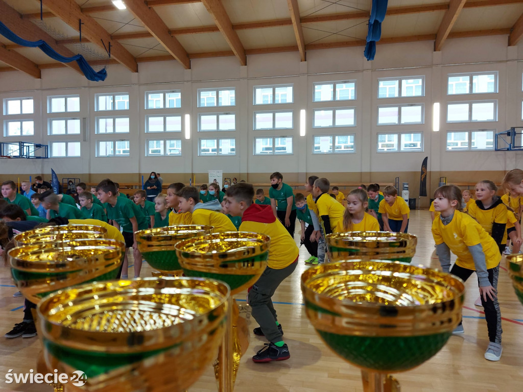 Uczniowie trenowali z mistrzyniami sportu