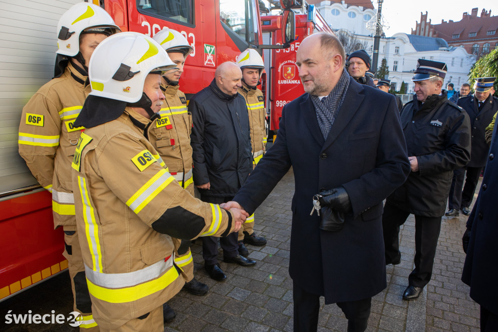 Nowe wozy dla strażaków ochotników