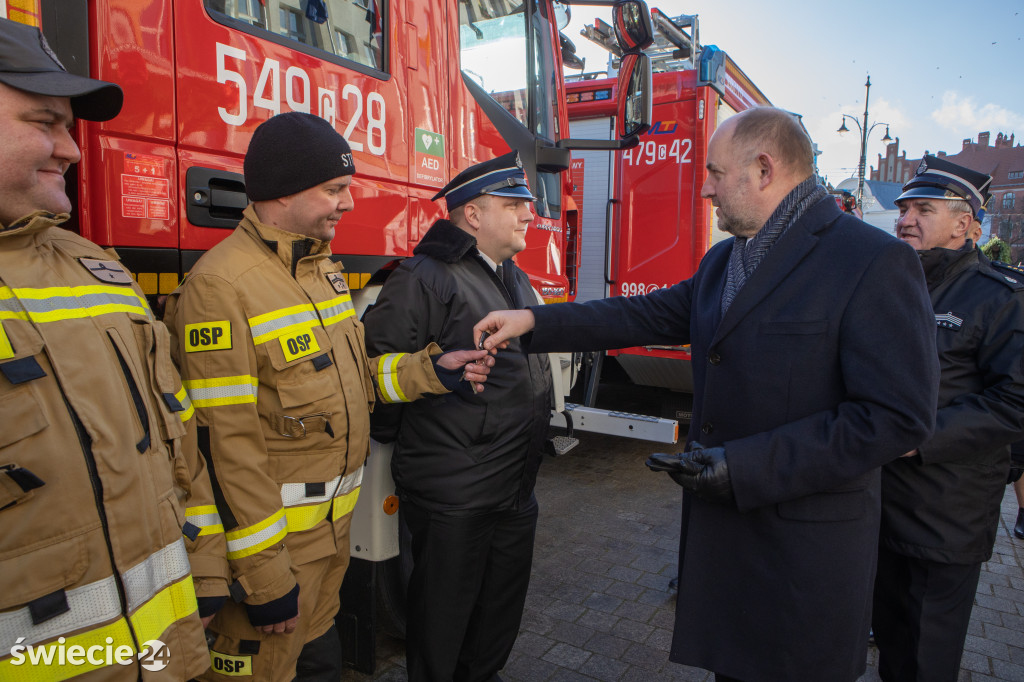 Nowe wozy dla strażaków ochotników