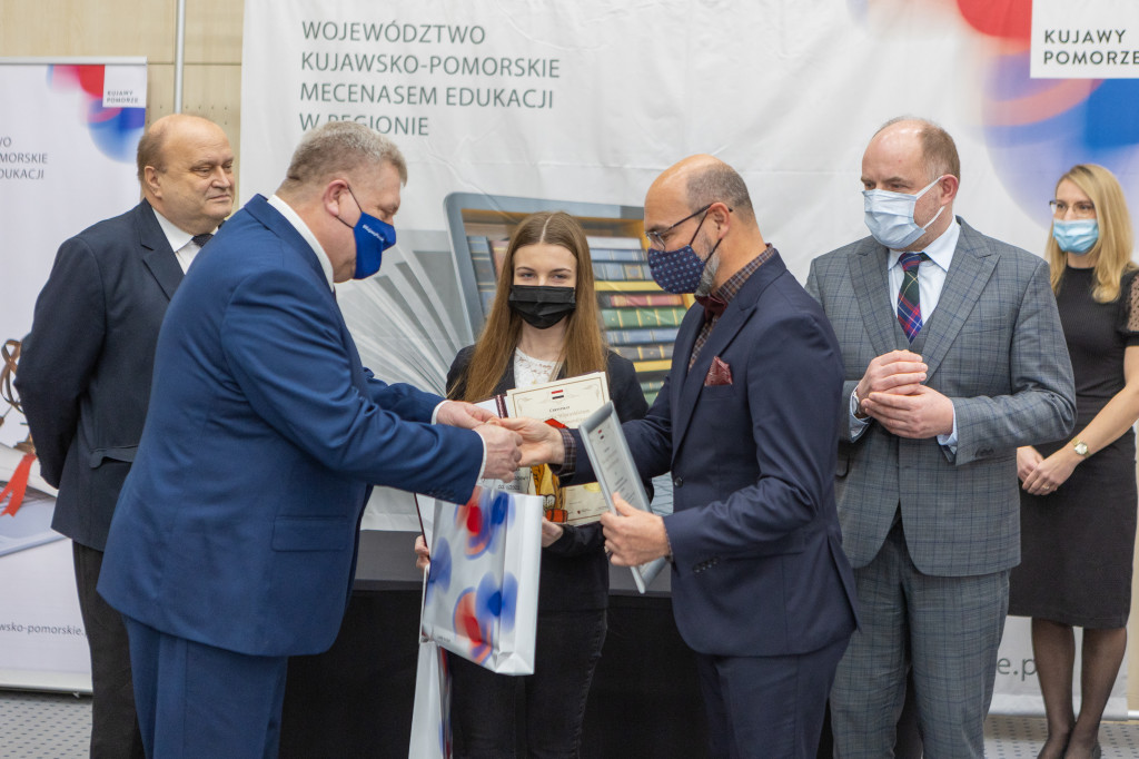 Stypendyści programu Prymusi Pomorza i Kujaw -  spotkanie z marszałkiem