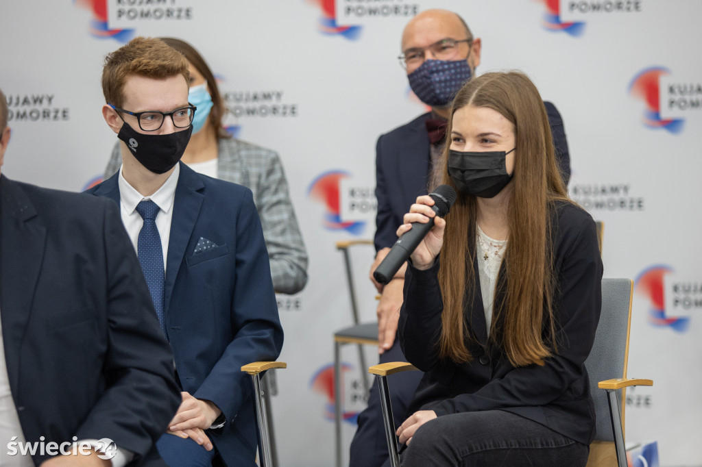 Stypendyści programu Prymusi Pomorza i Kujaw -  spotkanie z marszałkiem