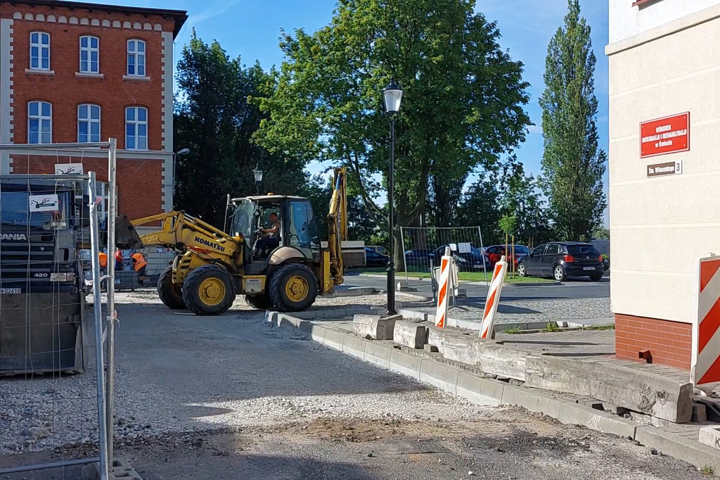 Prace przy Starym Szpitalu na ukończeniu