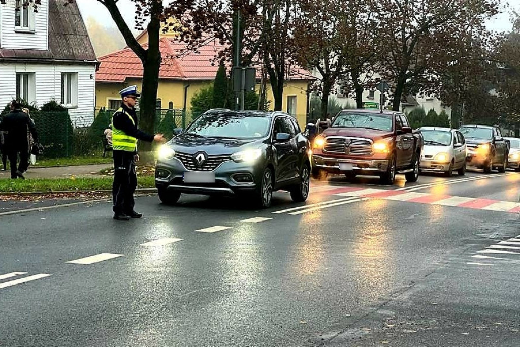 Policyjna akcja przy cementarzach