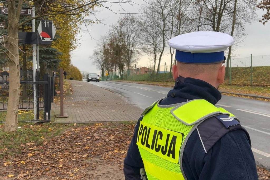 Policyjna akcja przy cementarzach