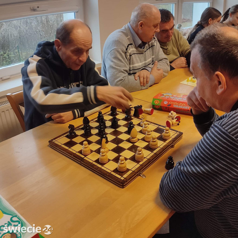 Uczniowie SP w Czaplach grali w planszówki w ŚDS