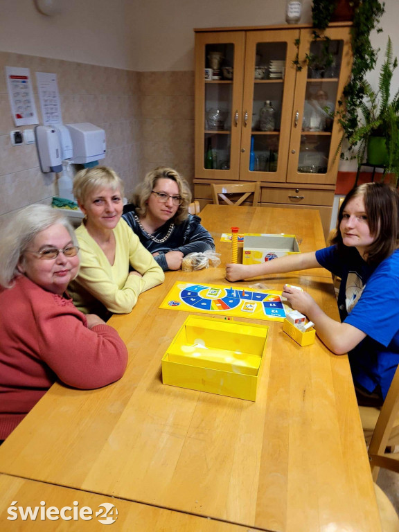 Uczniowie SP w Czaplach grali w planszówki w ŚDS