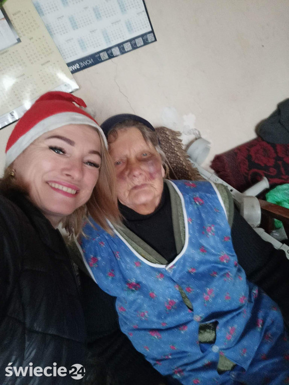 Nakręceni nakrętkami w pomaganie