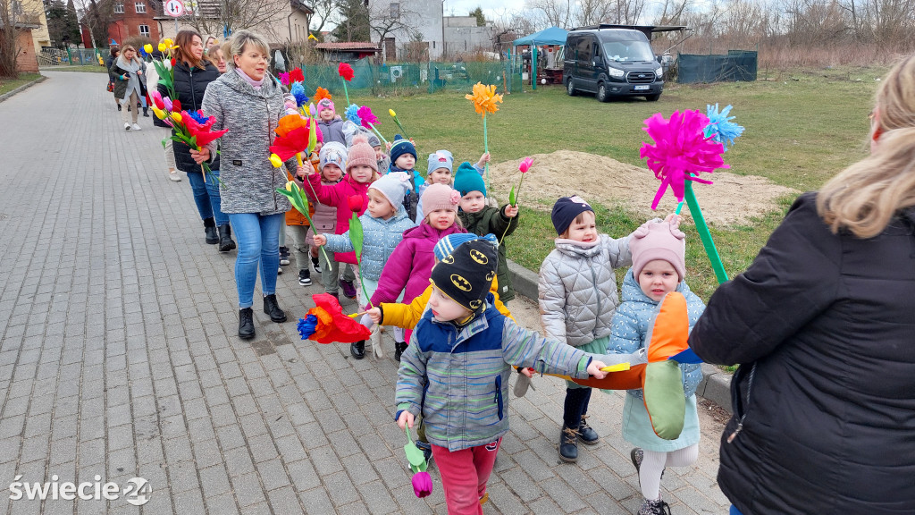 Przedszkolaki z Przechowa przeganiały zimę