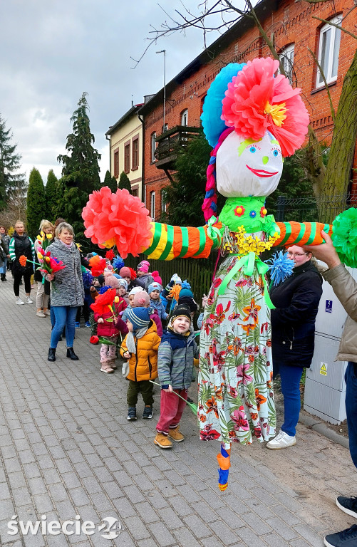 Przedszkolaki z Przechowa przeganiały zimę
