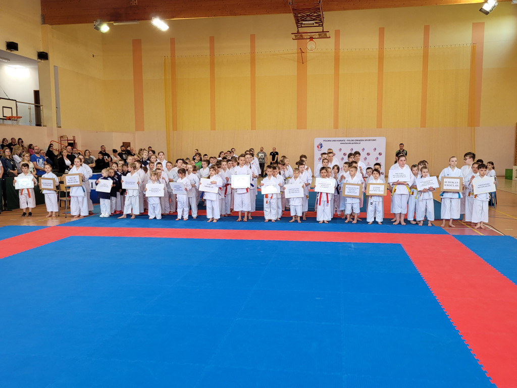 Medale karateków Yamabushi na Besuto Cup