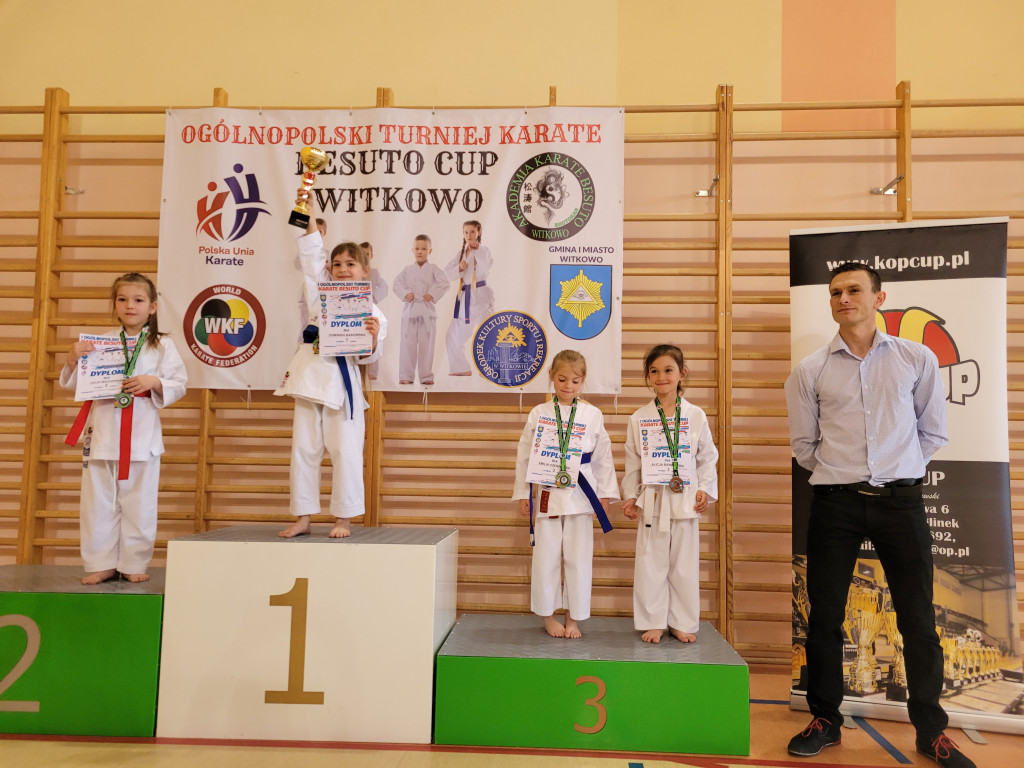 Medale karateków Yamabushi na Besuto Cup
