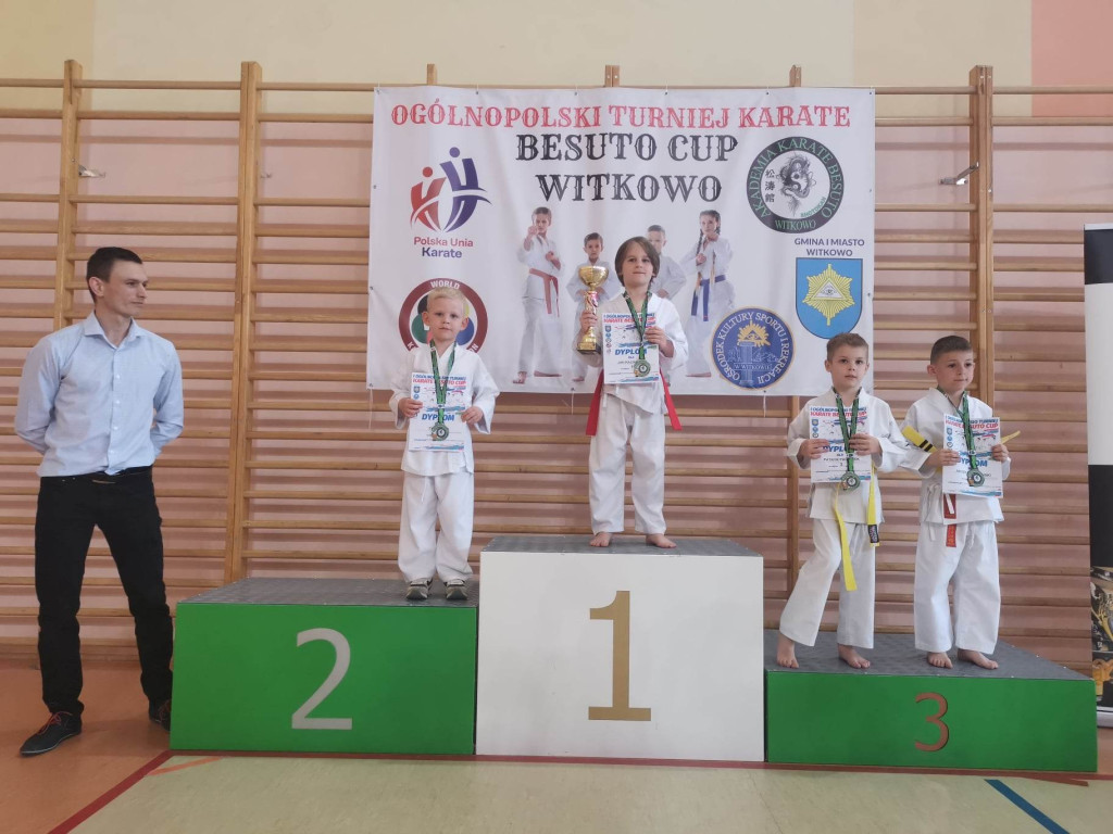 Medale karateków Yamabushi na Besuto Cup