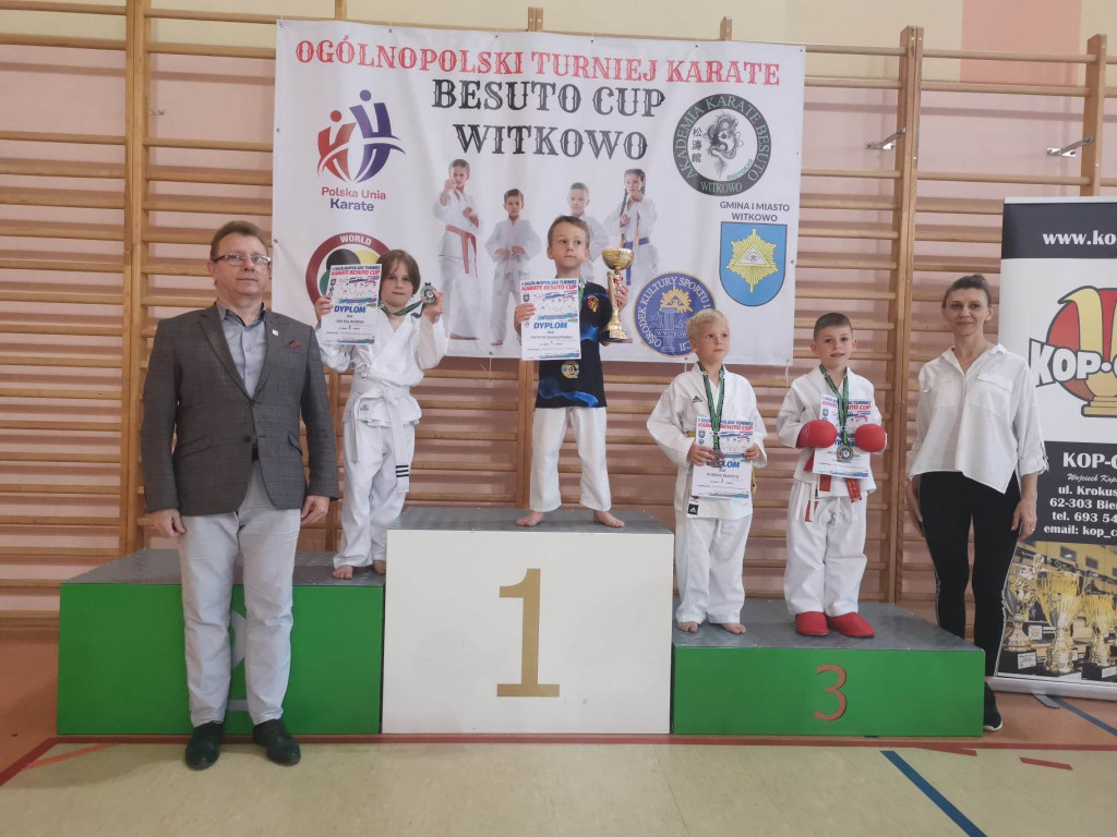 Medale karateków Yamabushi na Besuto Cup