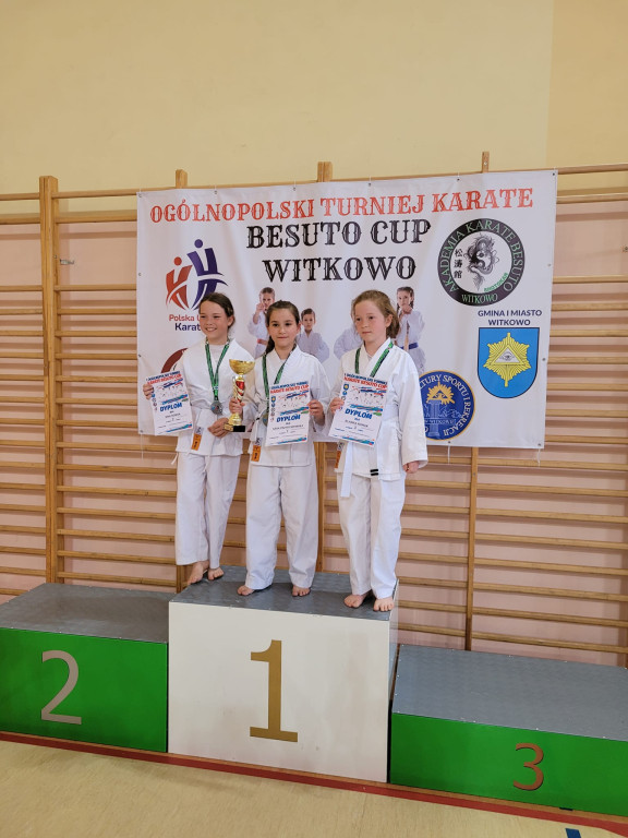 Medale karateków Yamabushi na Besuto Cup