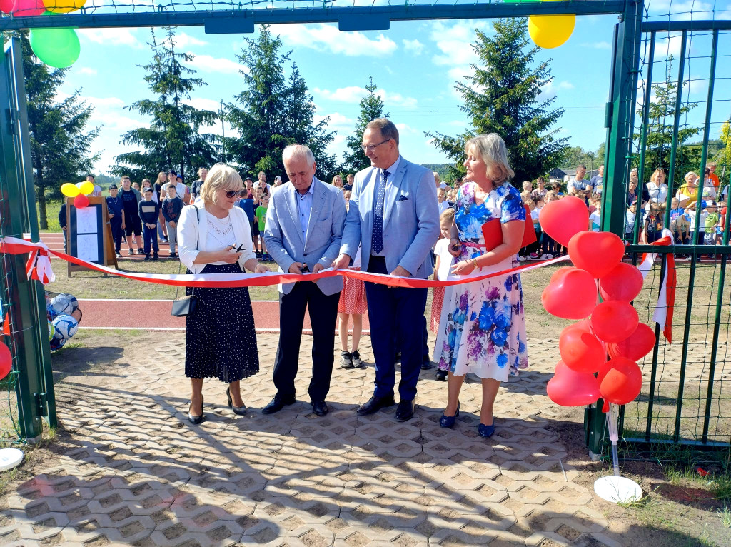 Nowe boisko w Wielkim Komorsku