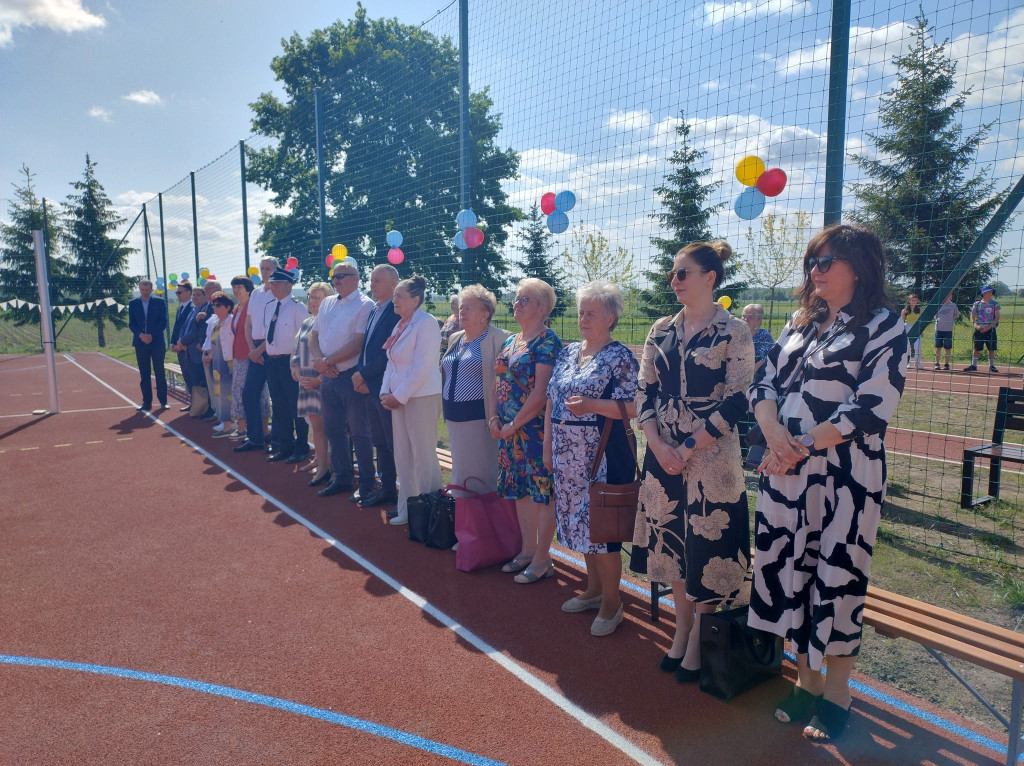 Nowe boisko w Wielkim Komorsku