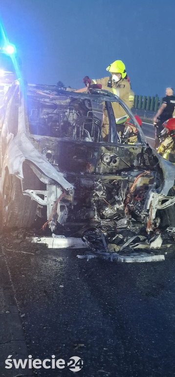 Tesla spłonęła na autostradzie A1