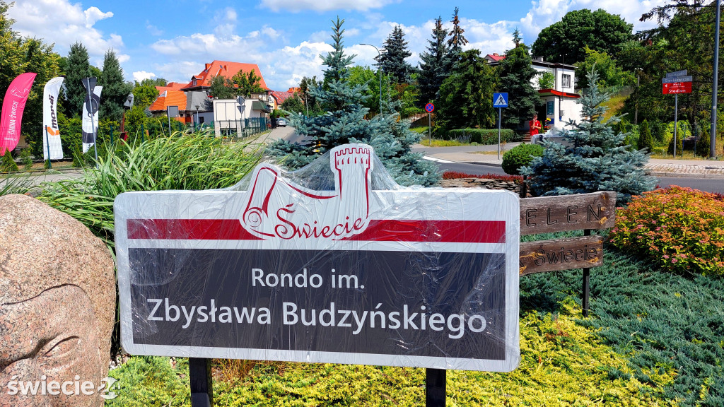 Na rondzie im. Budzyńskiego stanęły tablice