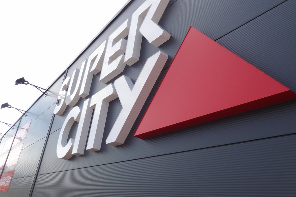 Market Super City na dzień przed otwarciem