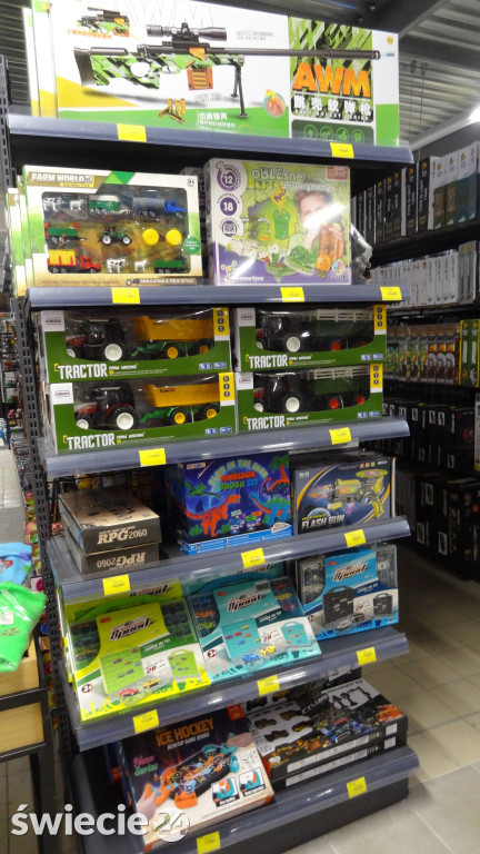 Market Super City na dzień przed otwarciem