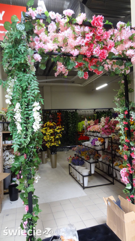 Market Super City na dzień przed otwarciem